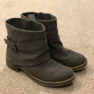 Grey Rocketdog boots size 7
